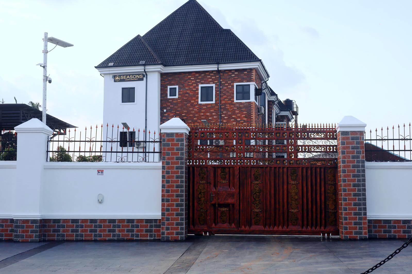 luxury_apartment_frontview